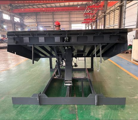มือยืดหยุ่น Mechanical Dock Leveler ใช้ง่ายสําหรับโกดัง
