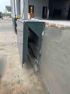ไฮดรอลิกไฟฟ้า Edge O Dock Leveler Plate สําหรับการใช้งานในลานบรรทุก