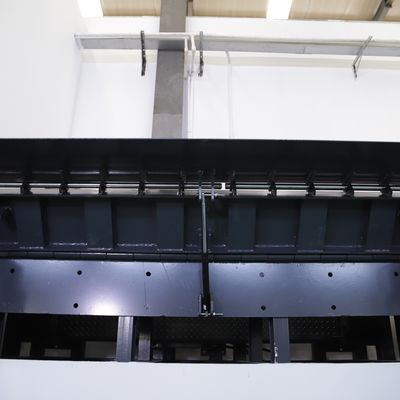 ความปลอดภัย ไฮดรอลิกไฟฟ้า Edge Of Dock Leveler สําหรับการโอนสินค้าที่ประสิทธิภาพ