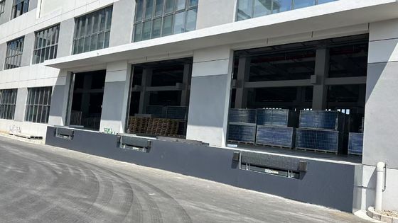 เครื่องปรับระดับ Dock Telescopic ที่มีประสิทธิภาพสูง สําหรับการตั้งตําแหน่งริมฝีปากที่แม่นยํา และศูนย์ logistics ที่ทันสมัย