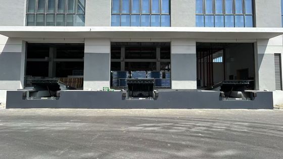 เครื่องปรับระดับท่าเรือไฮดรอลิก Telescopic Industrial Warehouse