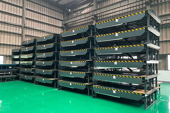 ความหนา 8 มิลลิเมตร นอกโรงงานอุตสาหกรรม Dock Levelers 25000-40000LBS ความจุ